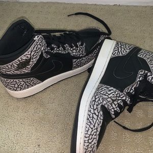 Nike Air Jordan 1 Size 7Y (women’s 8.5)